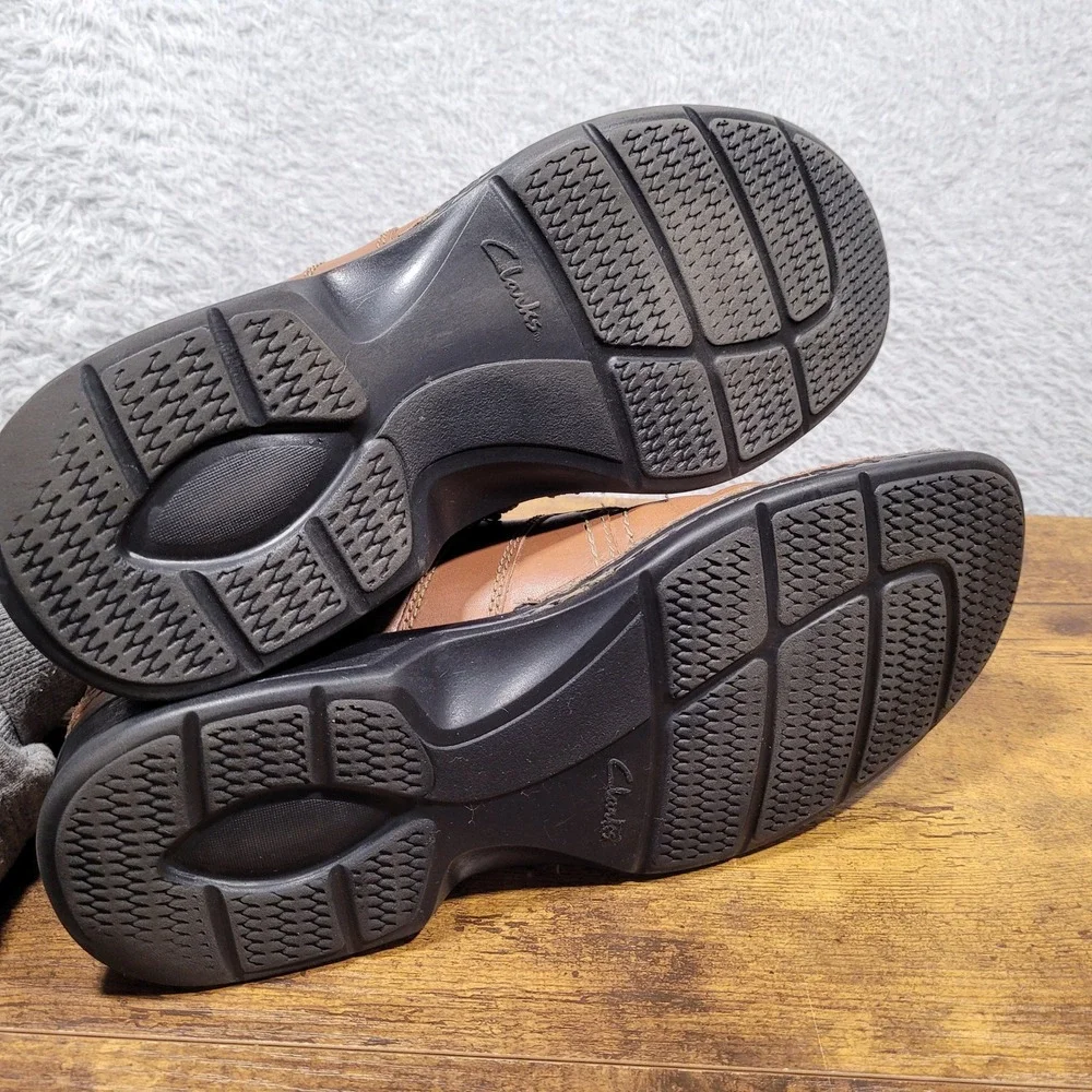 Clarks minor scuffs